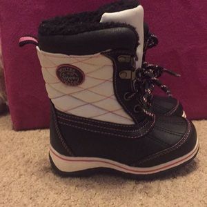Toddler Girl Snow Boots Size 7 TOTES